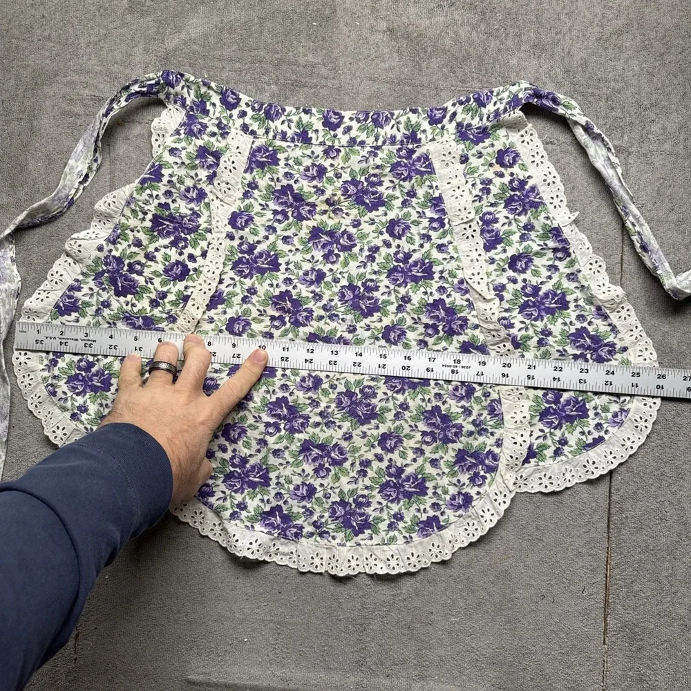 Vintage Handmade White Eyelet Lace‎ Apron Purple Floral Country Cottagecore